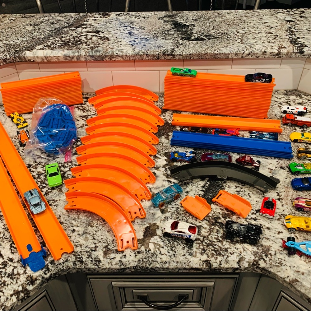Hot Wheels 132 Pieces with Rare Curve Pieces